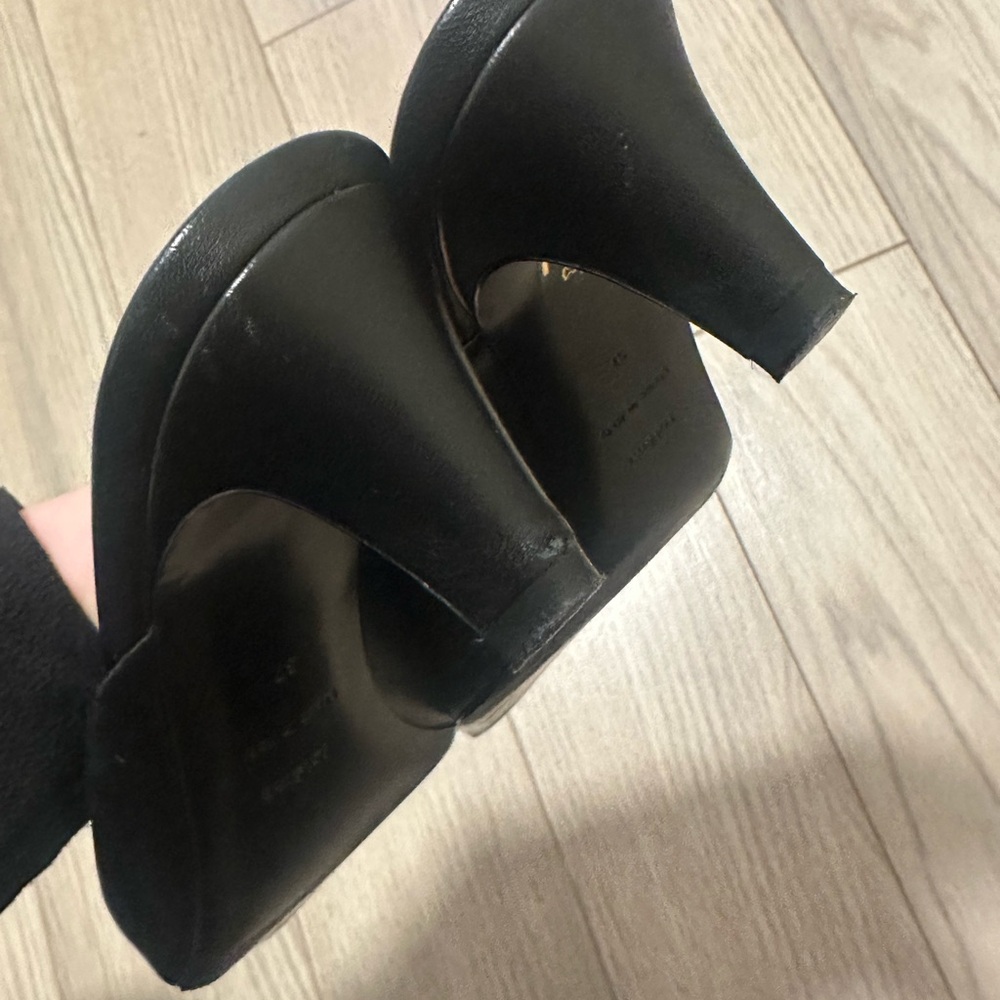 Toteme Pointed-Toe Leather Mules - Picture 4 of 4